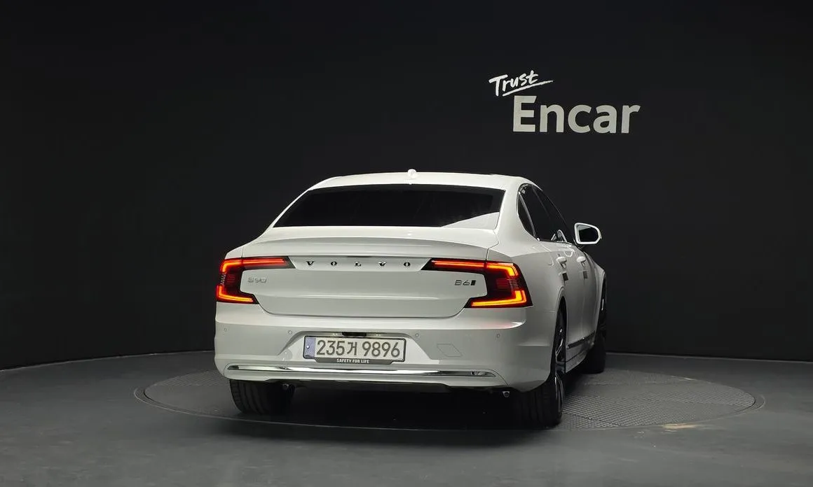 Volvo S90 — фото 4