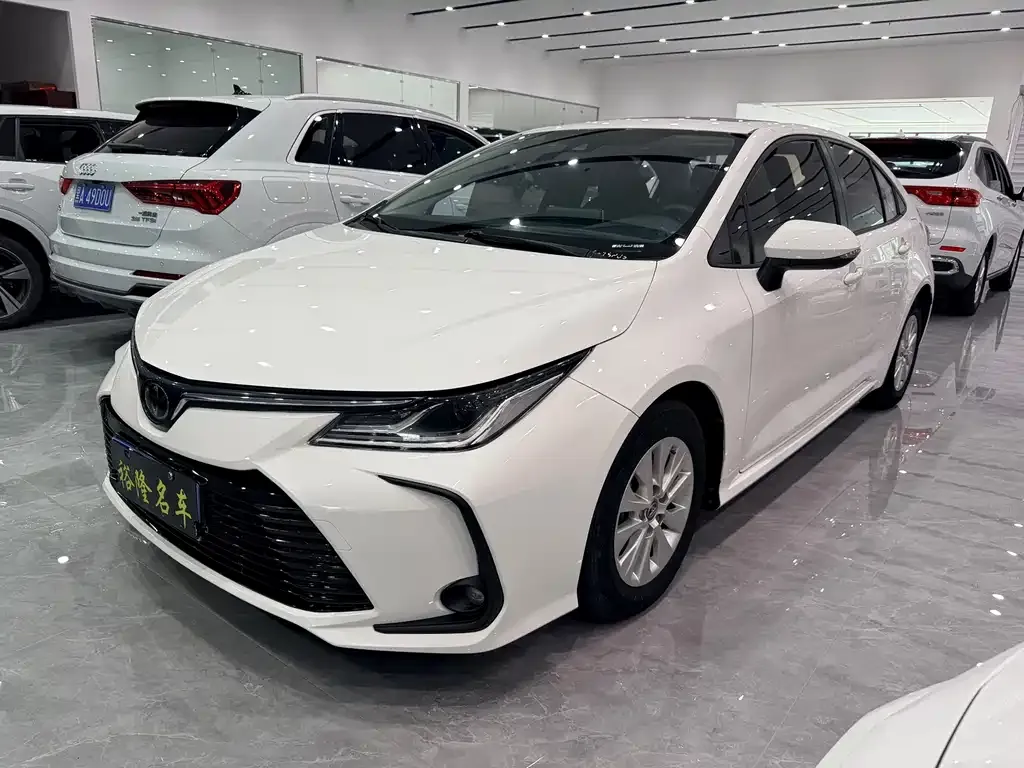 Toyota Corolla — фото 1