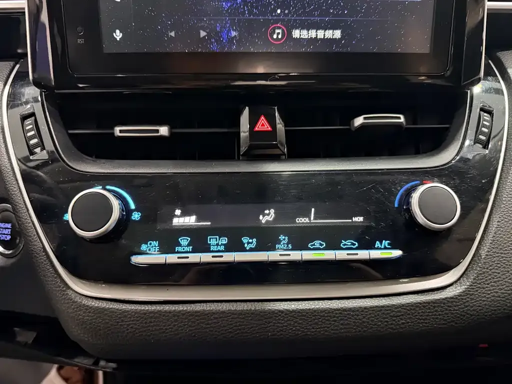 Toyota Corolla — фото 5