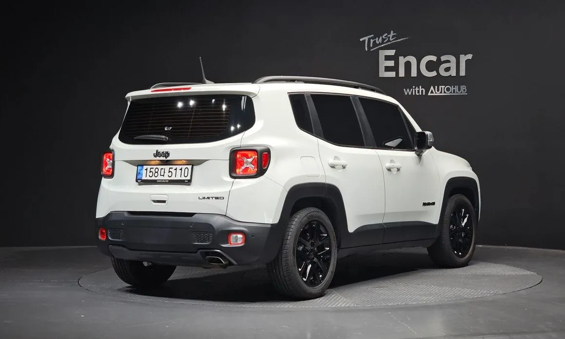 Jeep Renegade — фото 5