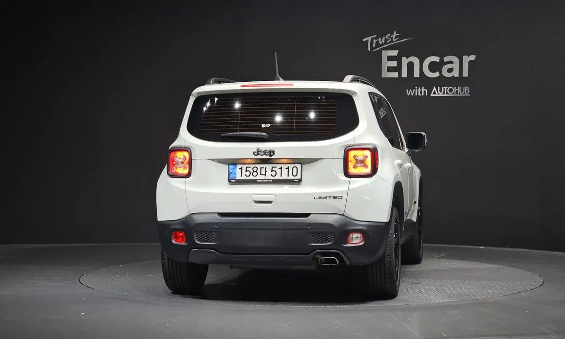 Jeep Renegade — фото 2