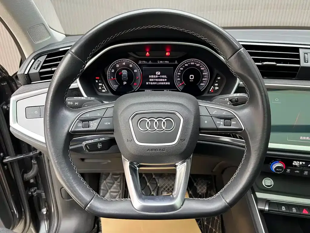 Audi Q3 — фото 5
