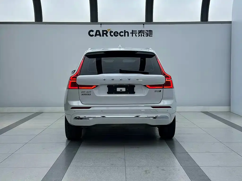 Volvo XC60 — фото 4