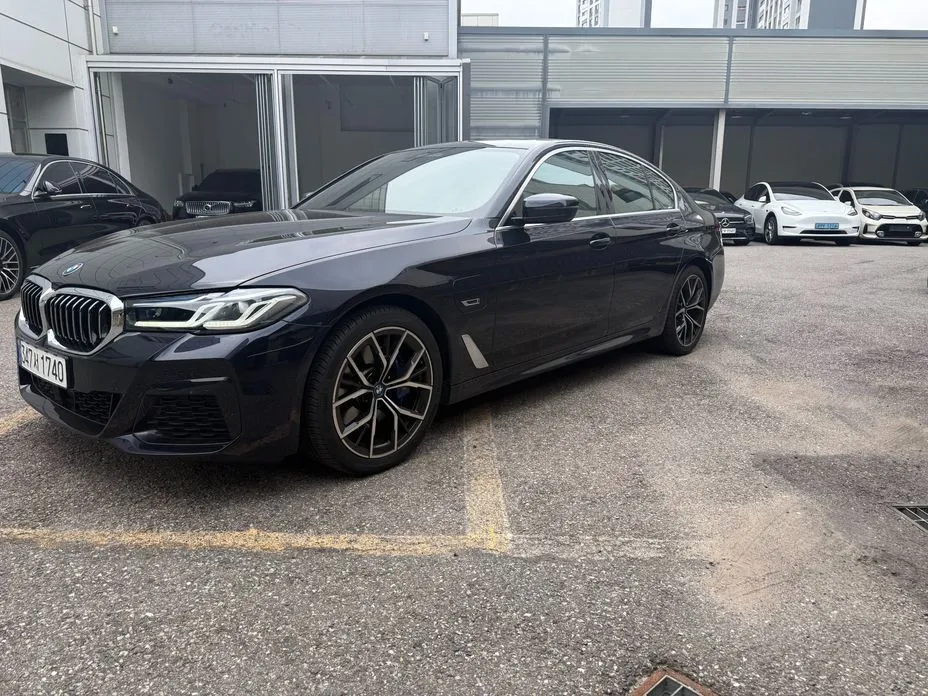 BMW 5-Series — фото 1