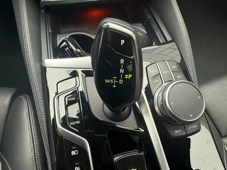 BMW 5-Series — фото 10