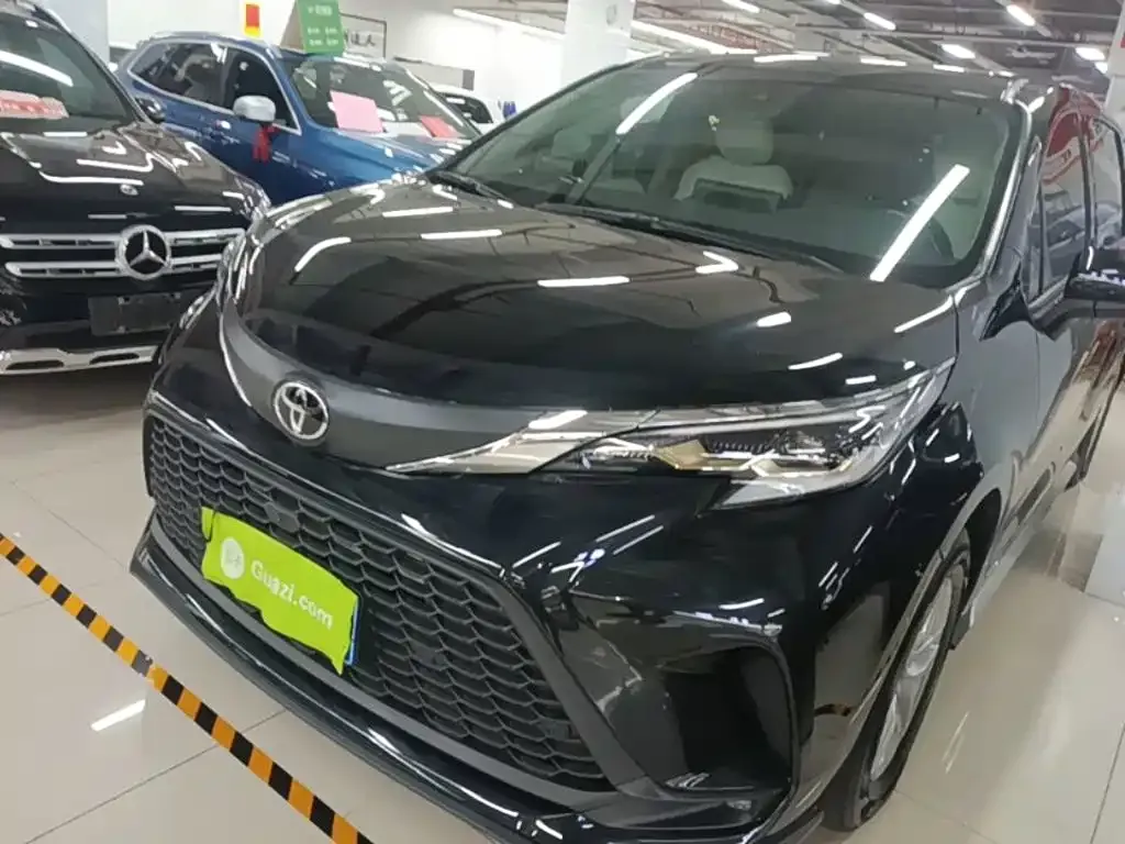 Toyota Granvia — фото 3