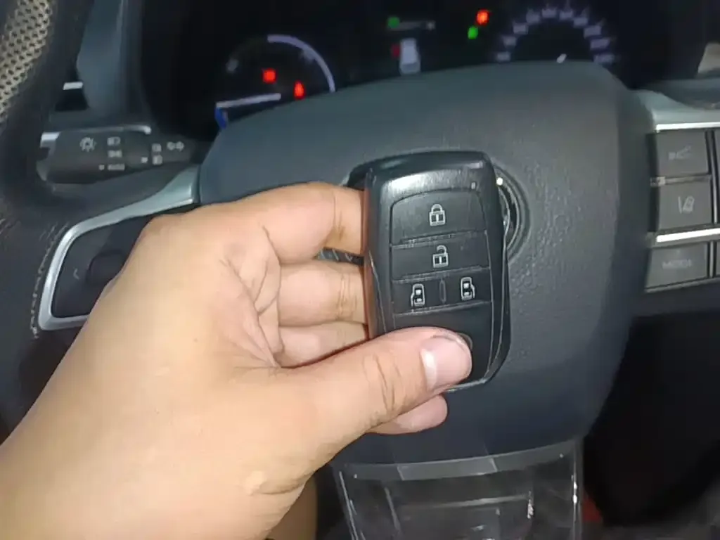 Toyota Granvia — фото 10