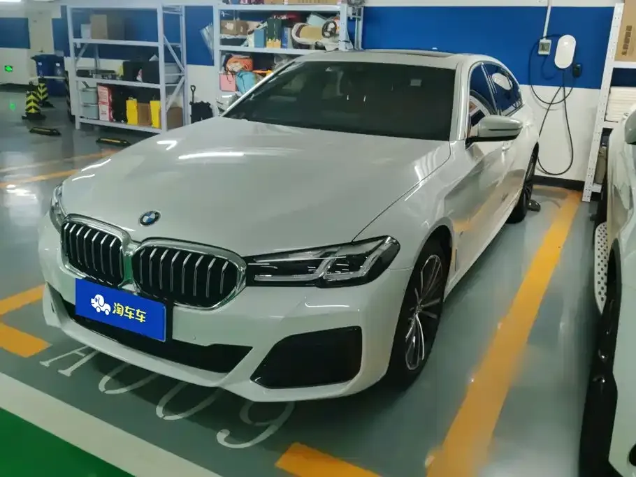 BMW 5 Series — фото 1