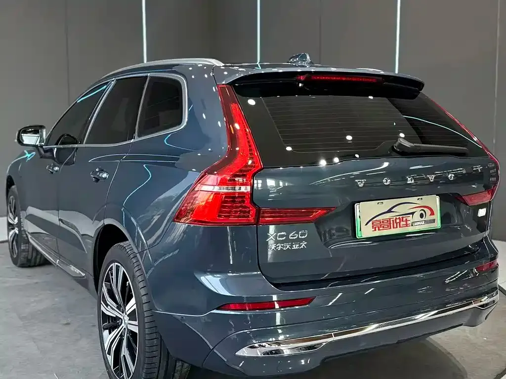 Volvo XC60 PHEV — фото 4