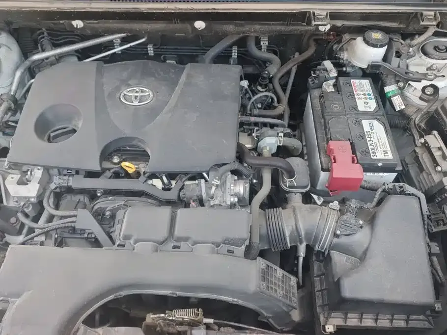 Toyota RAV4 — фото 7