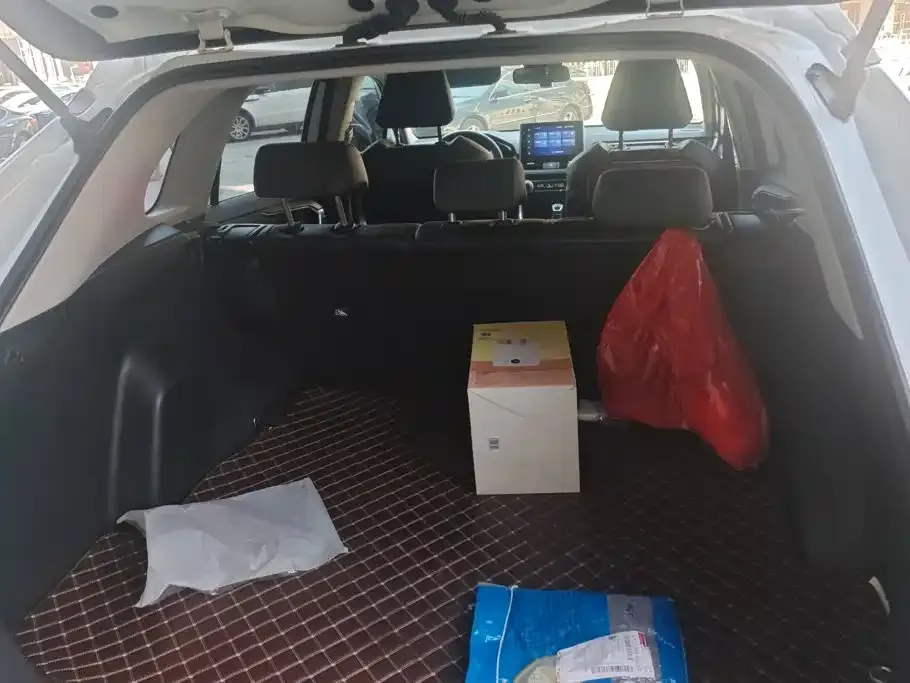 Toyota RAV4 — фото 3