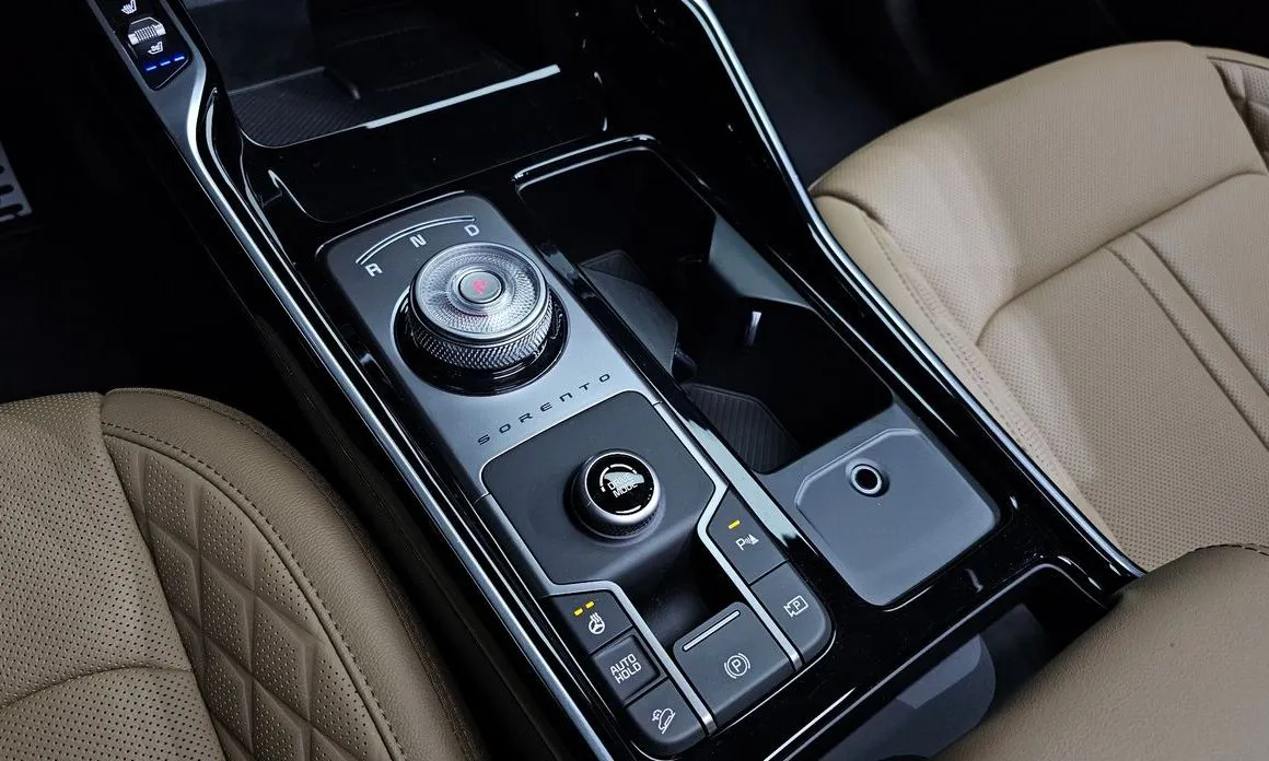 Kia Sorento — фото 6