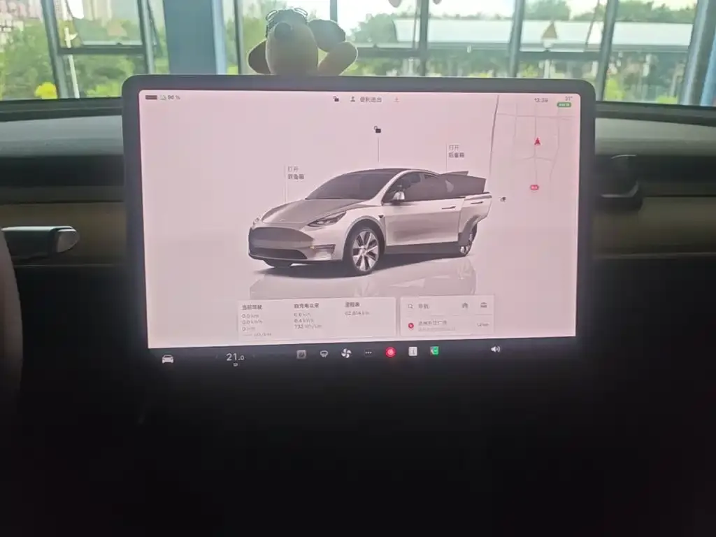 Tesla Model Y — фото 2