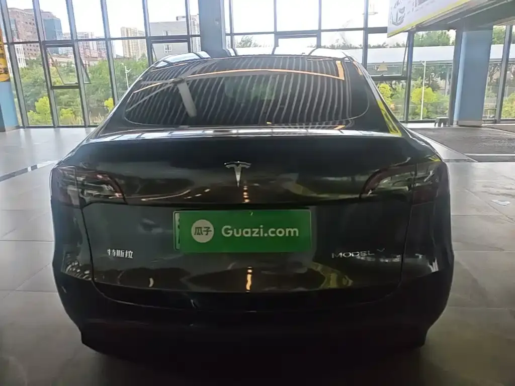 Tesla Model Y — фото 6