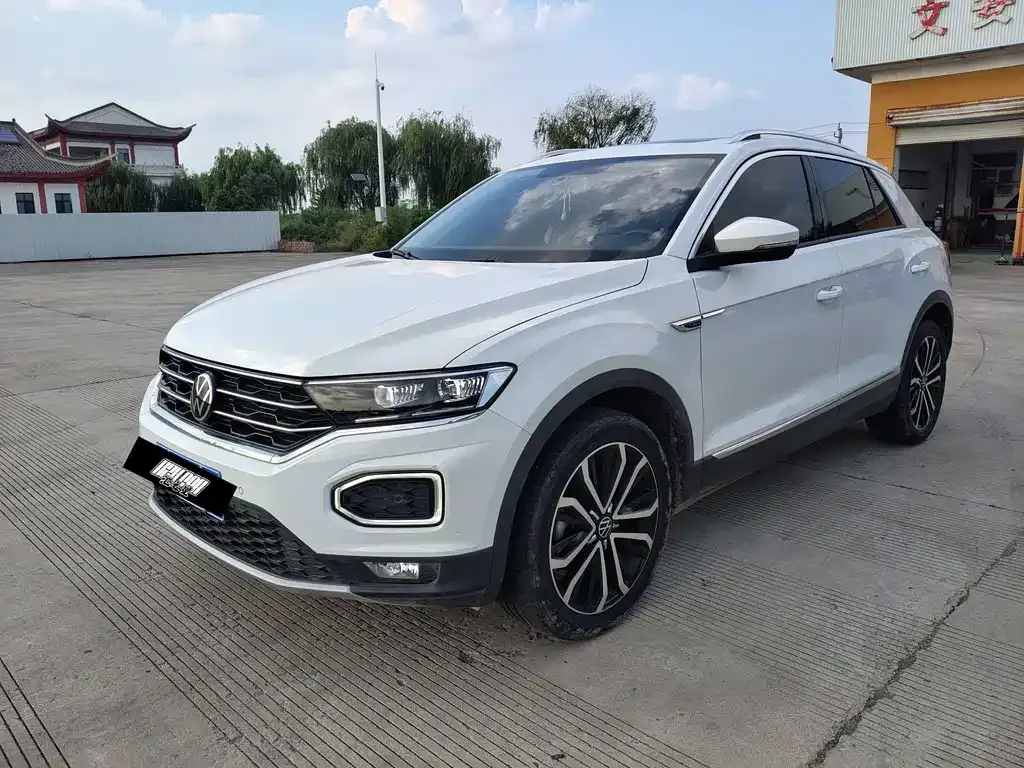 Volkswagen T-Roc — фото 1