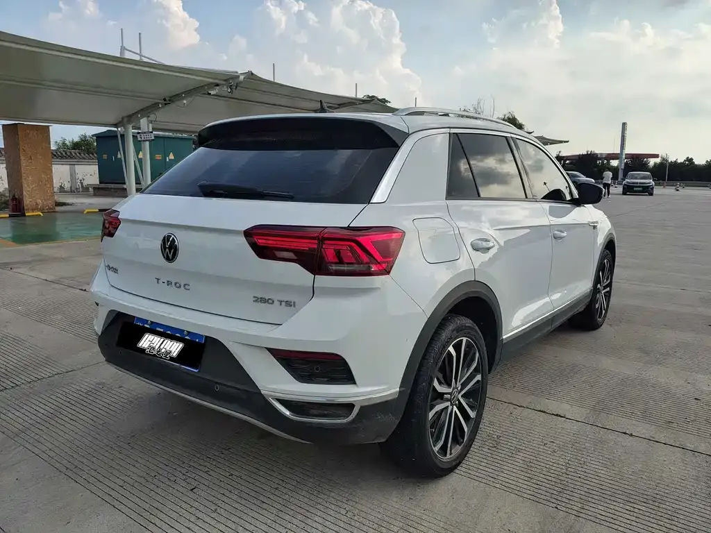 Volkswagen T-Roc — фото 7