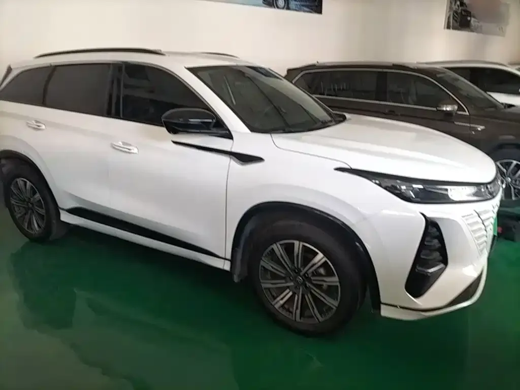 Changan CS75PLUS — фото 3