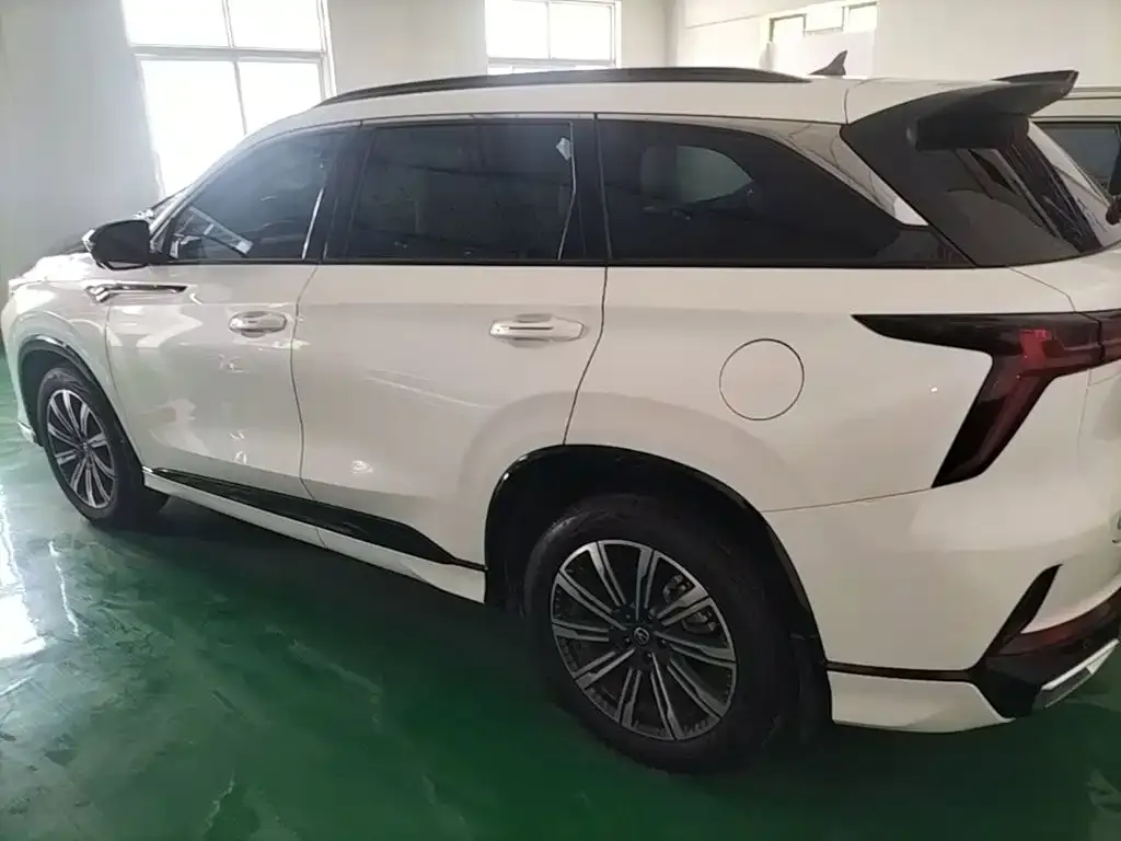 Changan CS75PLUS — фото 8