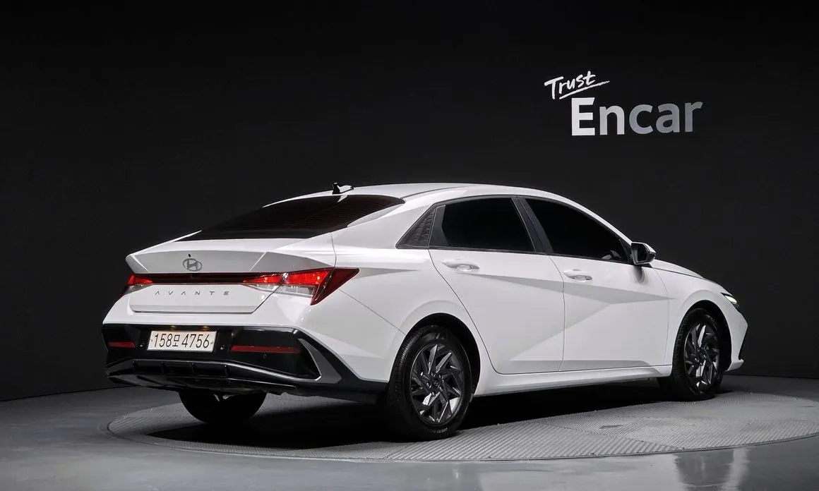 Hyundai AVANTE — фото 3