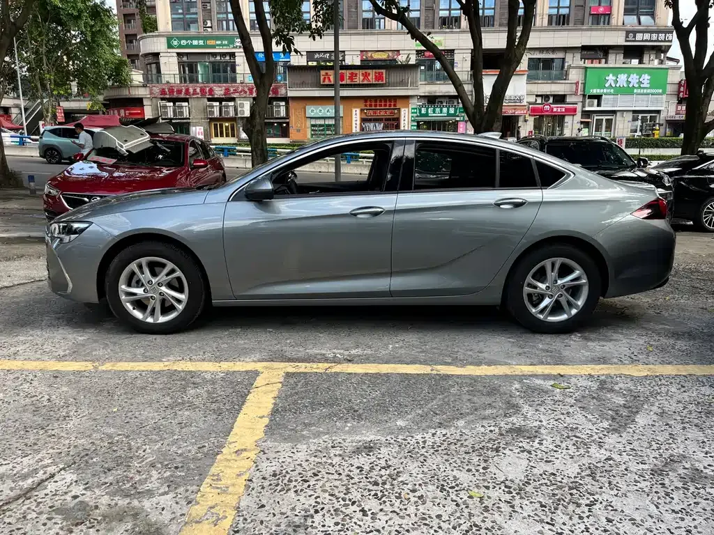 Buick Regal — фото 10