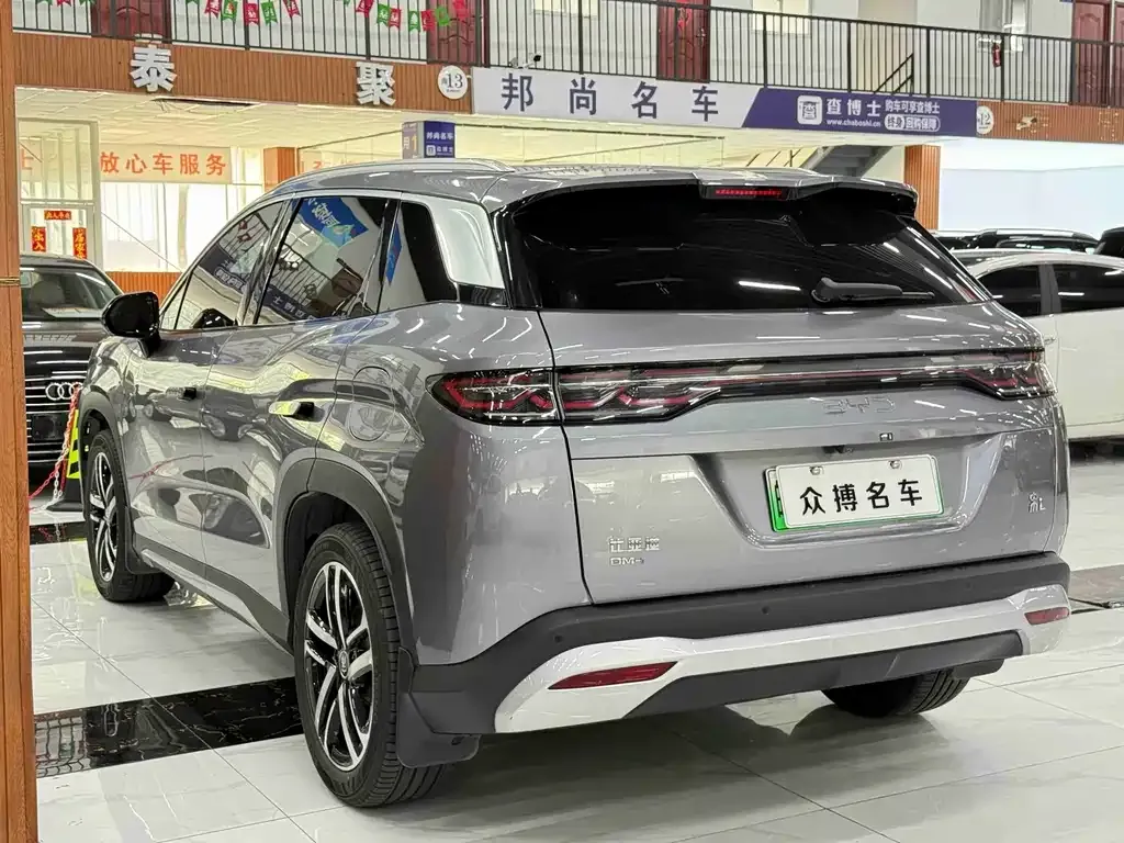 BYD L DM-i — фото 9