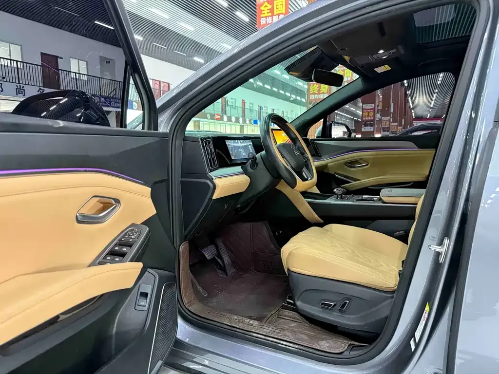 BYD L DM-i — фото 3