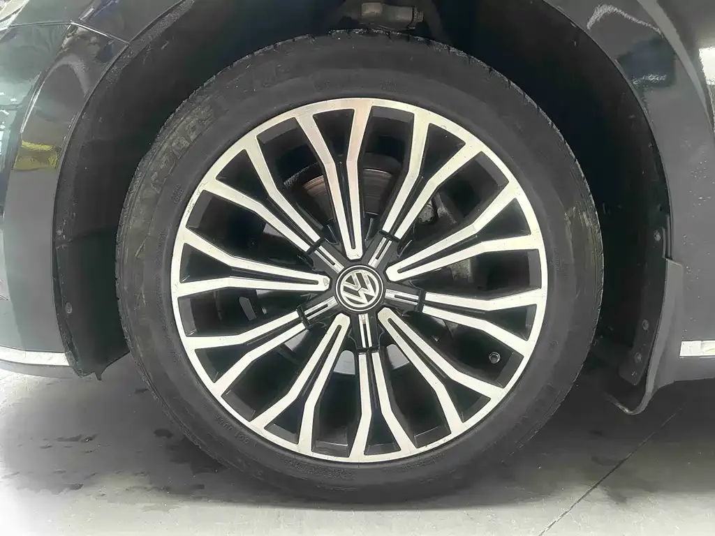 Volkswagen Phideon — фото 7