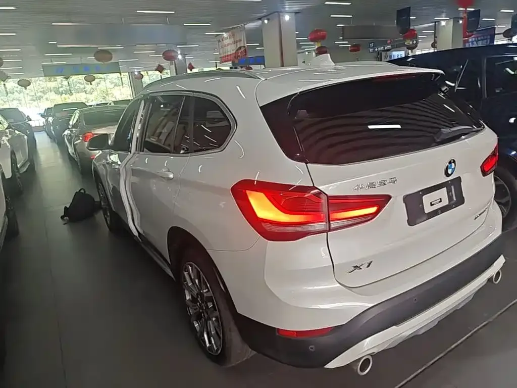 BMW X1 — фото 5