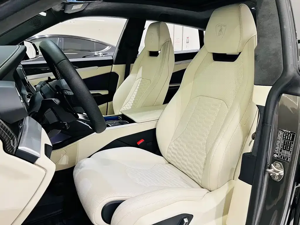Lamborghini Urus — фото 9