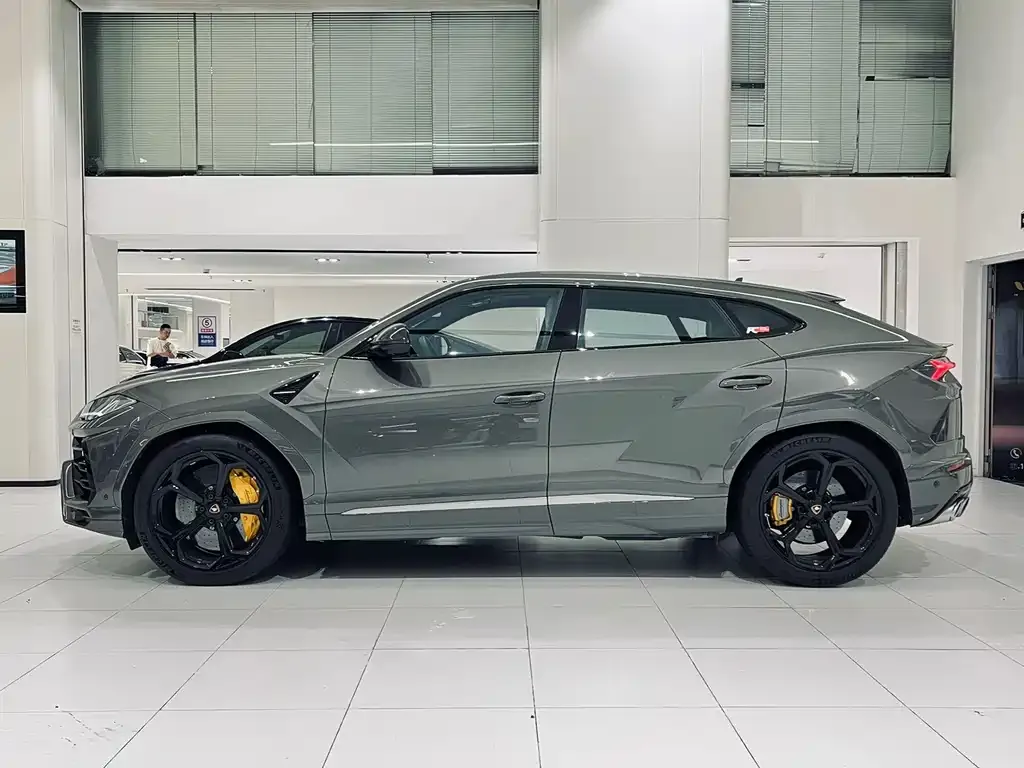 Lamborghini Urus — фото 8