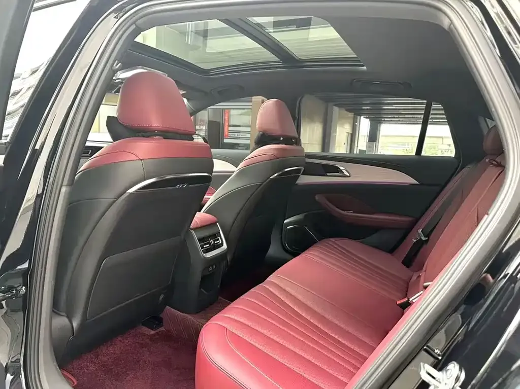 Hongqi H5 — фото 2