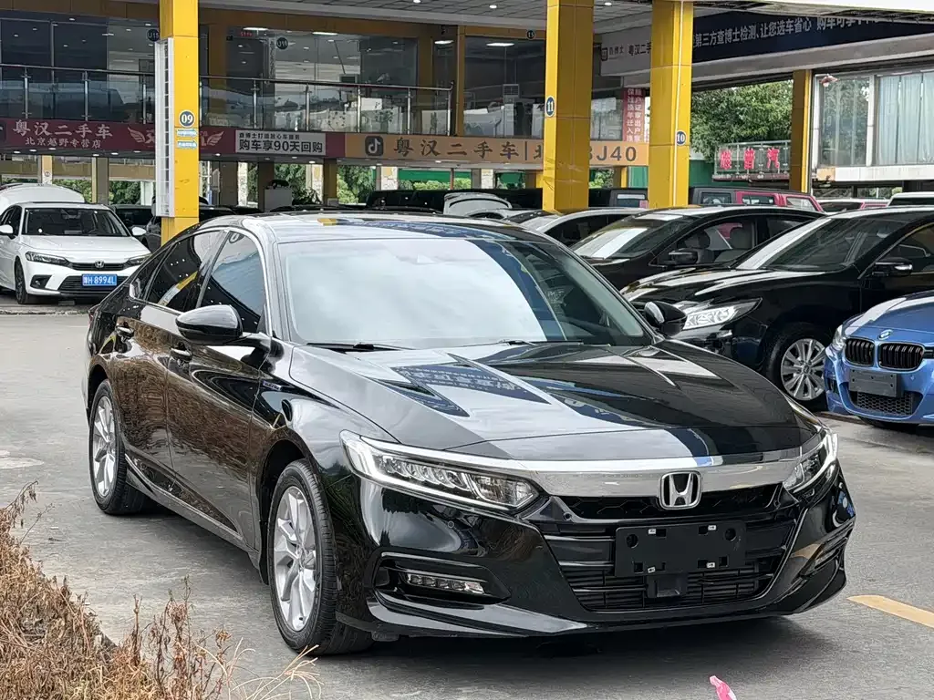 Honda Accord — фото 9