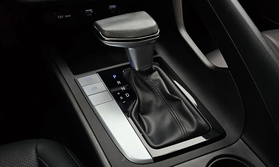 Hyundai AVANTE — фото 3
