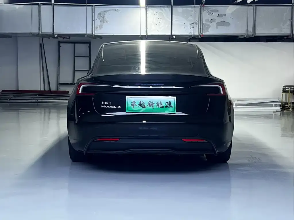 Tesla Model 3 — фото 6