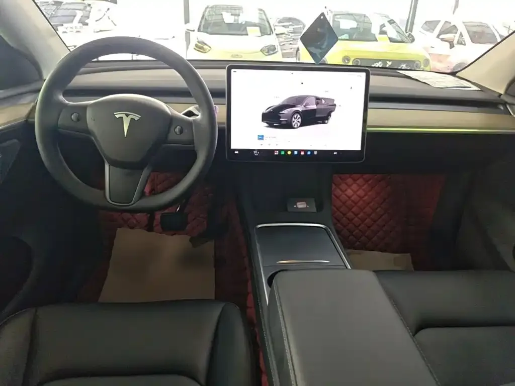 Tesla Model Y — фото 2
