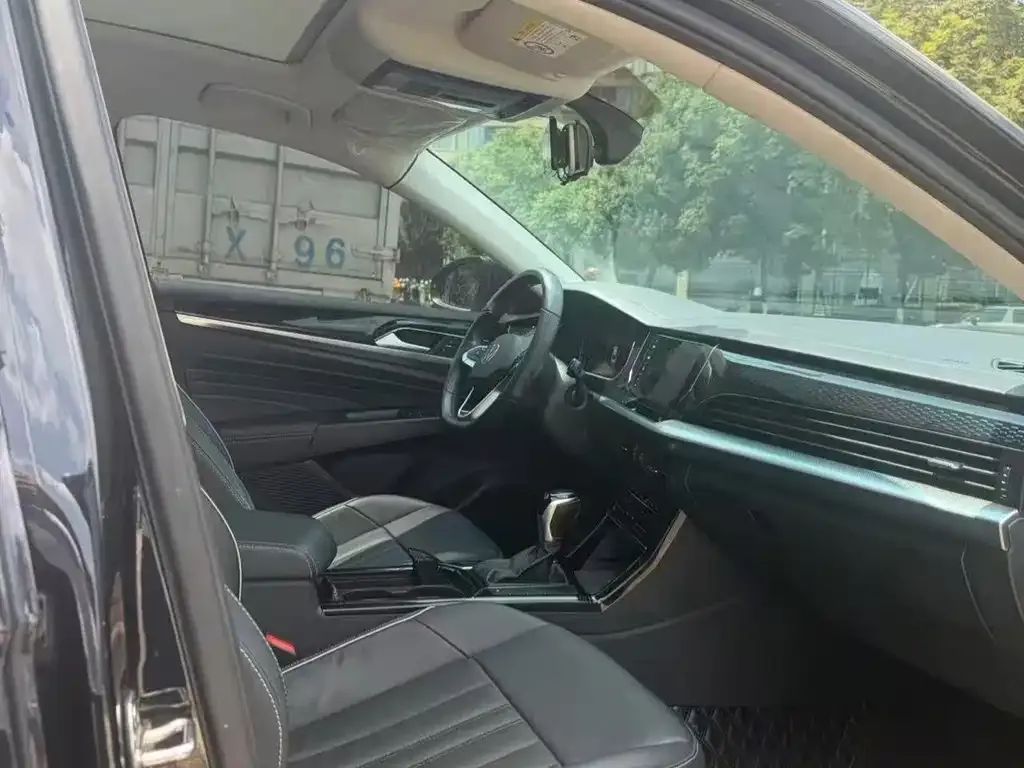 Volkswagen Passat — фото 8