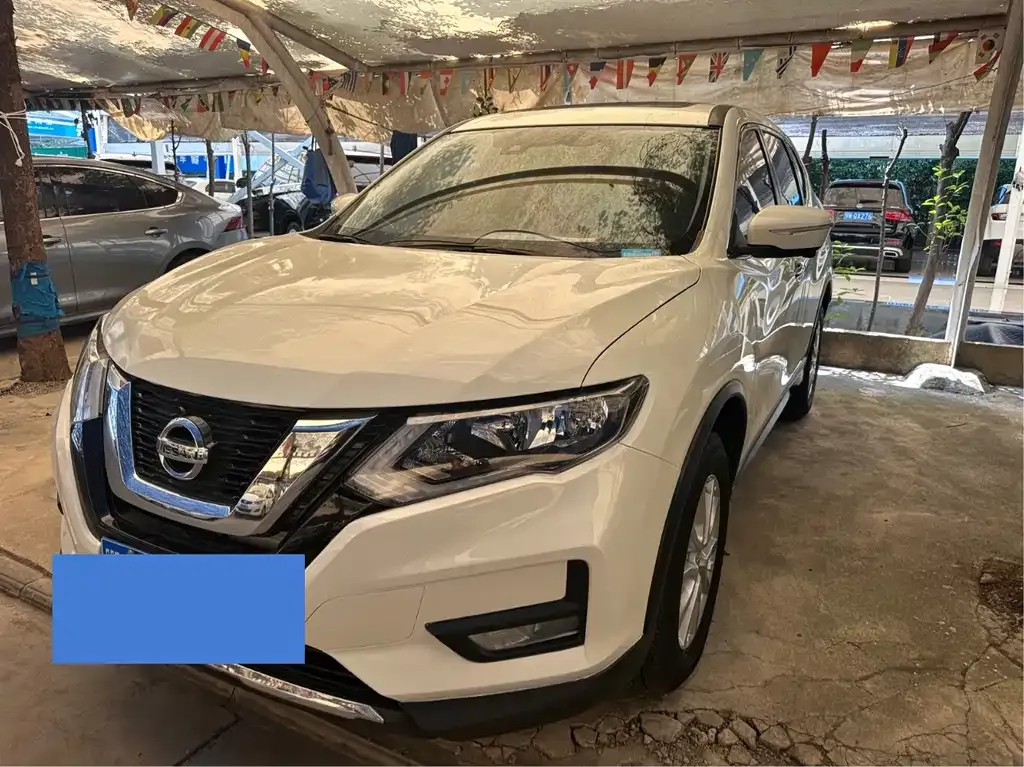 Nissan X-Trail — фото 1