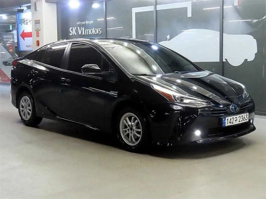 Toyota Prius — фото 1