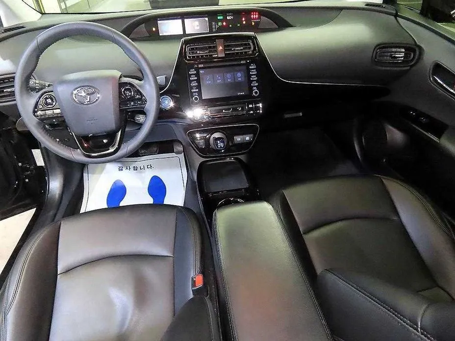 Toyota Prius — фото 6