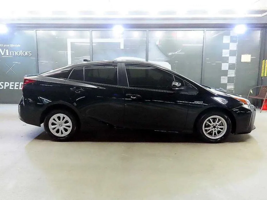 Toyota Prius — фото 7