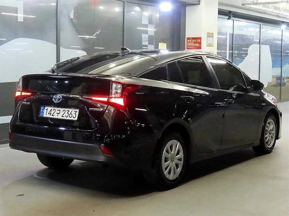 Toyota Prius — фото 4