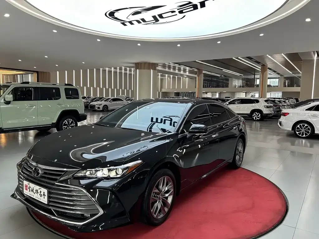 Toyota Avalon — фото 1