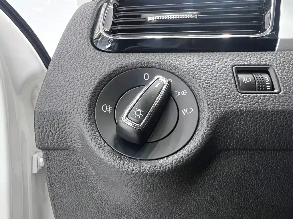 Skoda Rapid — фото 6
