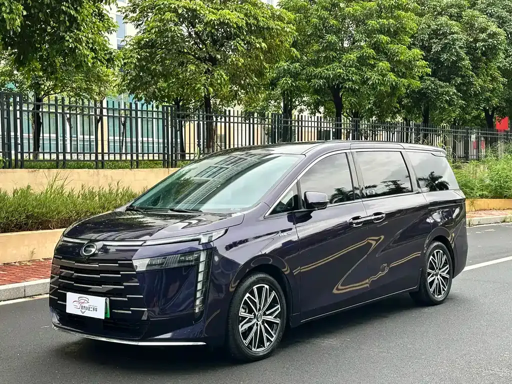 GAC Motor 传祺E8 PHEV — фото 1
