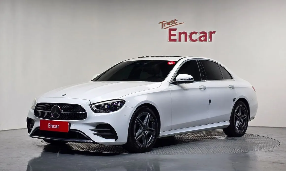Mercedes-Benz E-Class — фото 1