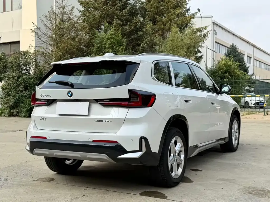 BMW X1 — фото 10