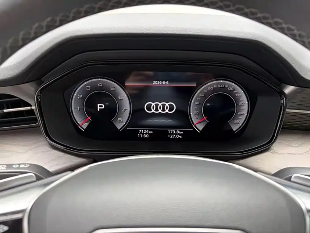 Audi Q6 — фото 1