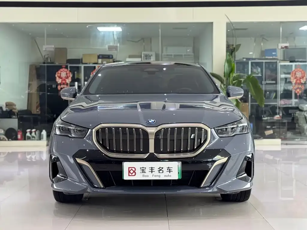BMW i5 — фото 6