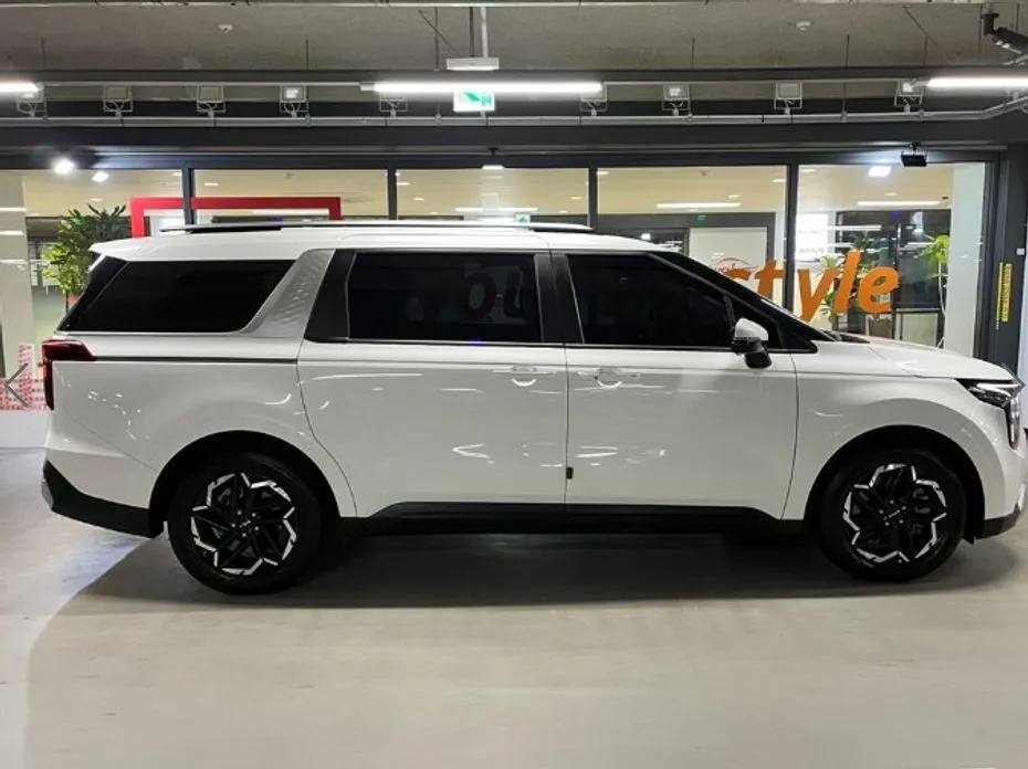 Kia Carnival — фото 10