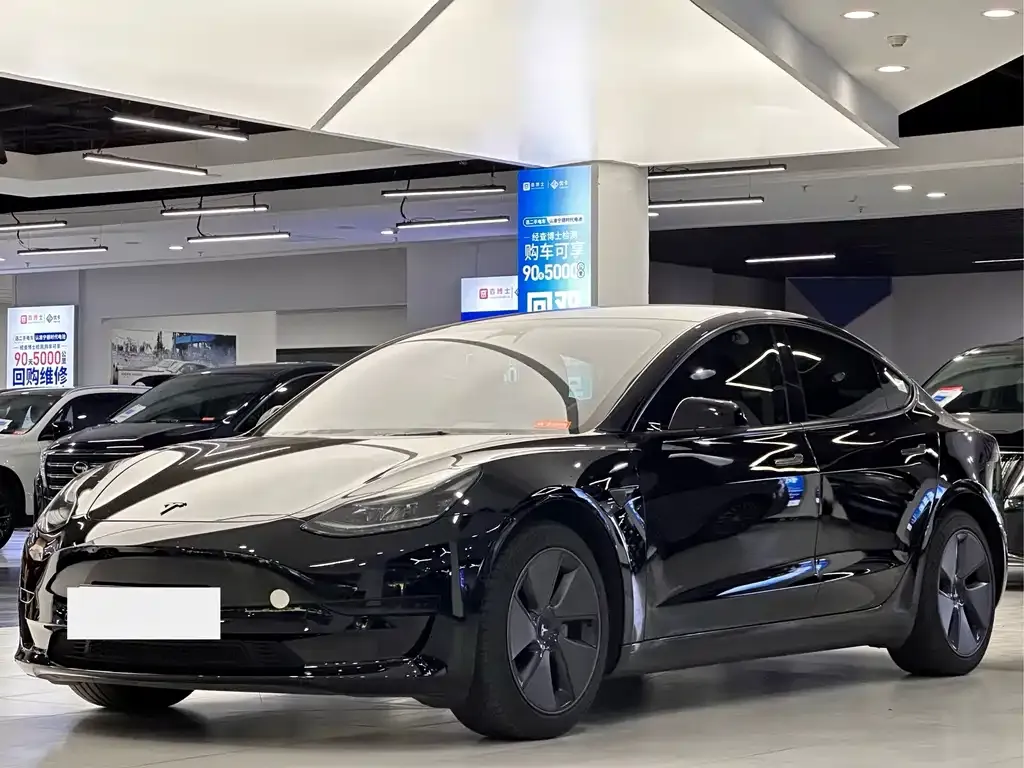 Tesla Model 3 — фото 3